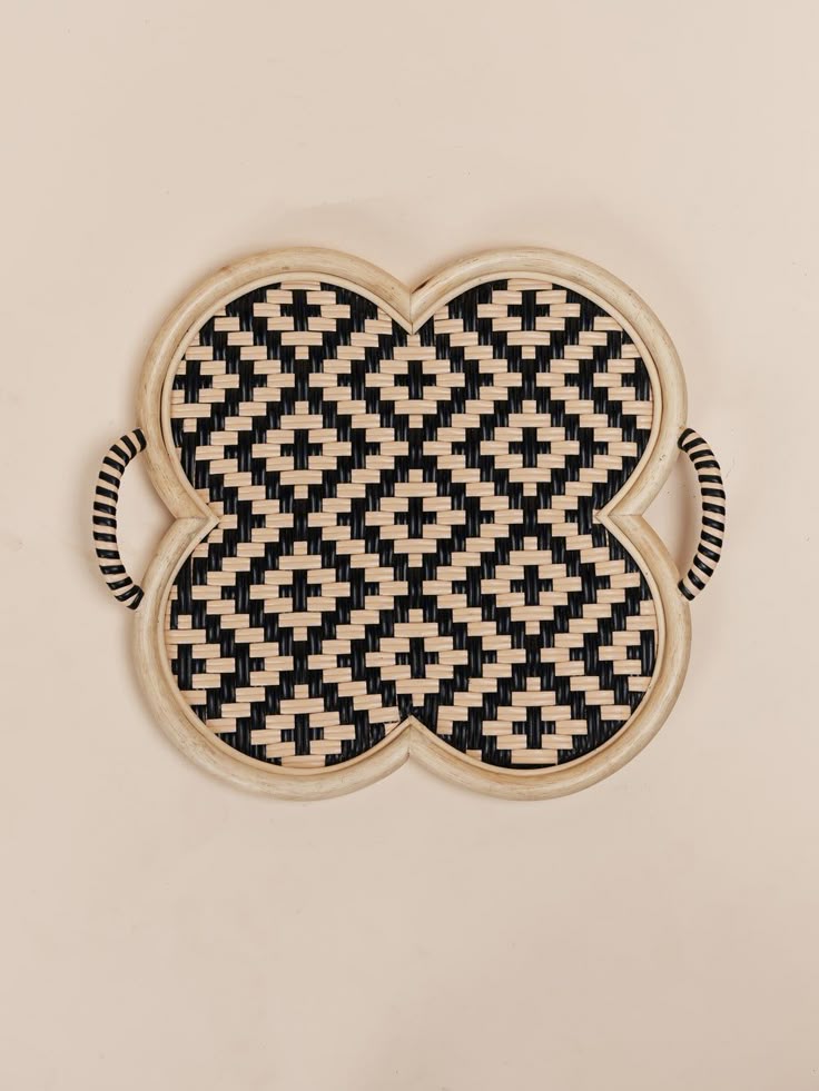 四叶草形编织托盘